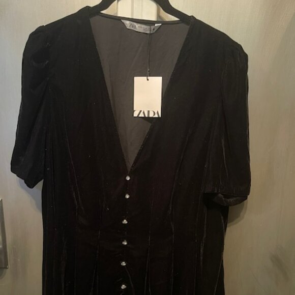 VELVET MINI DRESS With Diamond buttons - NWT - Picture 8 of 16